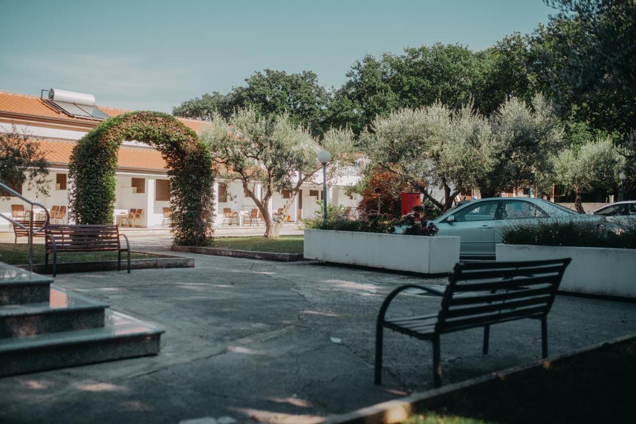 סבודרייה Resort Zatisje מראה חיצוני תמונה